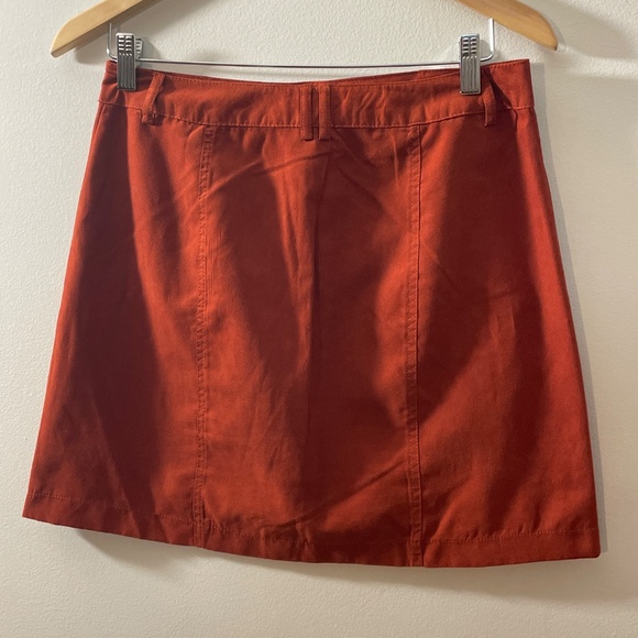 Medium mini skirt - Picture 3 of 3